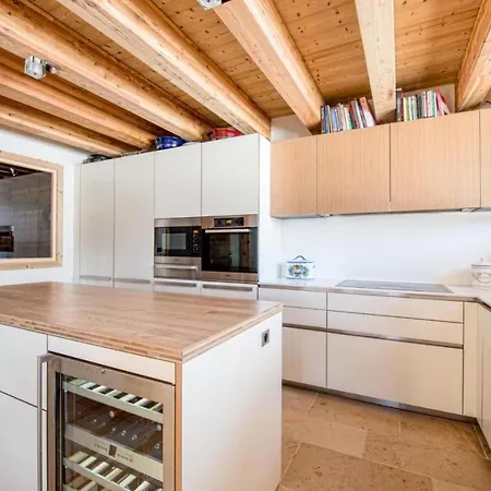 Lejlighed Chalet Berti, 5 Bedrooms, 12 Pers. *